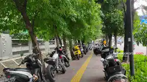 PARKIR-LIAR-KYAI-TAPA.jpg