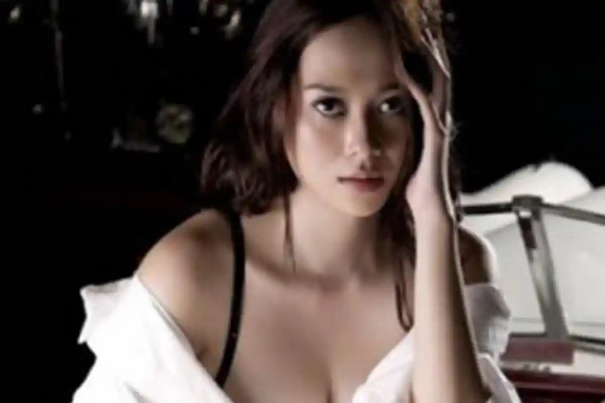 Aura Kasih Unggah Foto Jadul, Netizen 'Kalau Begini Sih Es Kelapa Muda Lewat'