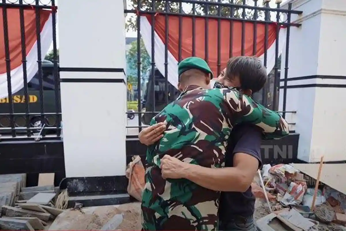 Kisah Mantan Kuli yang Bikin KSAD Andika Perkasa Terharu, Tak Malu Sapa Temannya Usai Jadi TNI