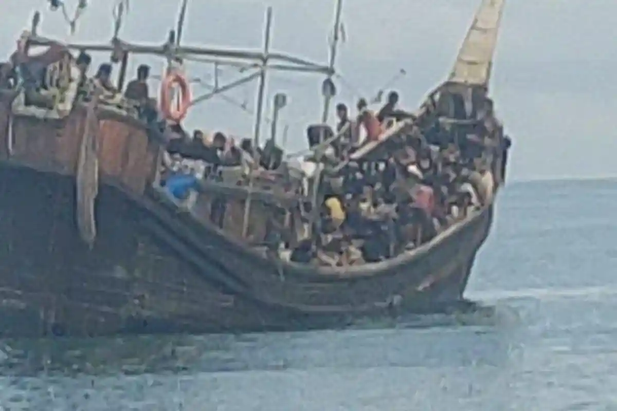 Warga Pidie Aceh Berhamburan Jaga Pantai setelah Lihat 5 Kapal Pengungsi Rohingya