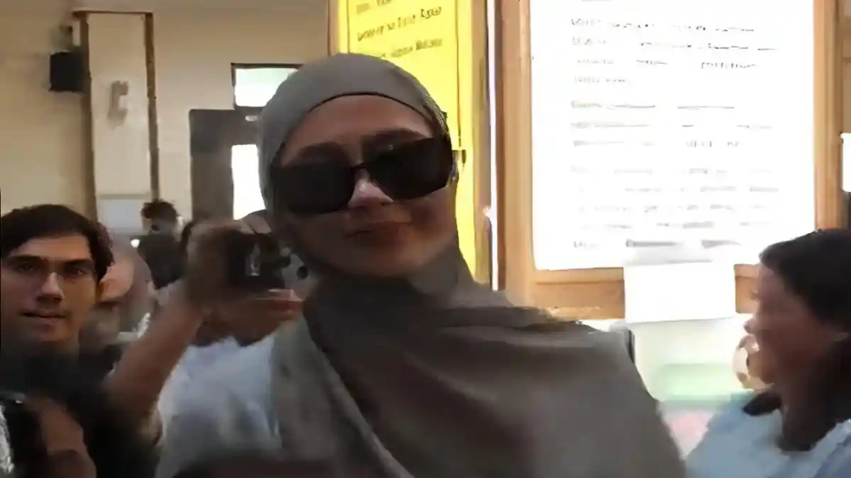 Paula Verhoeven Akhirnya Muncul Datangi Sidang Cerai Perdana Baim Wong, Minta Doa