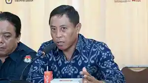 Ketua-KPU-Gianyar-I-Wayan-Mura-asvf.jpg