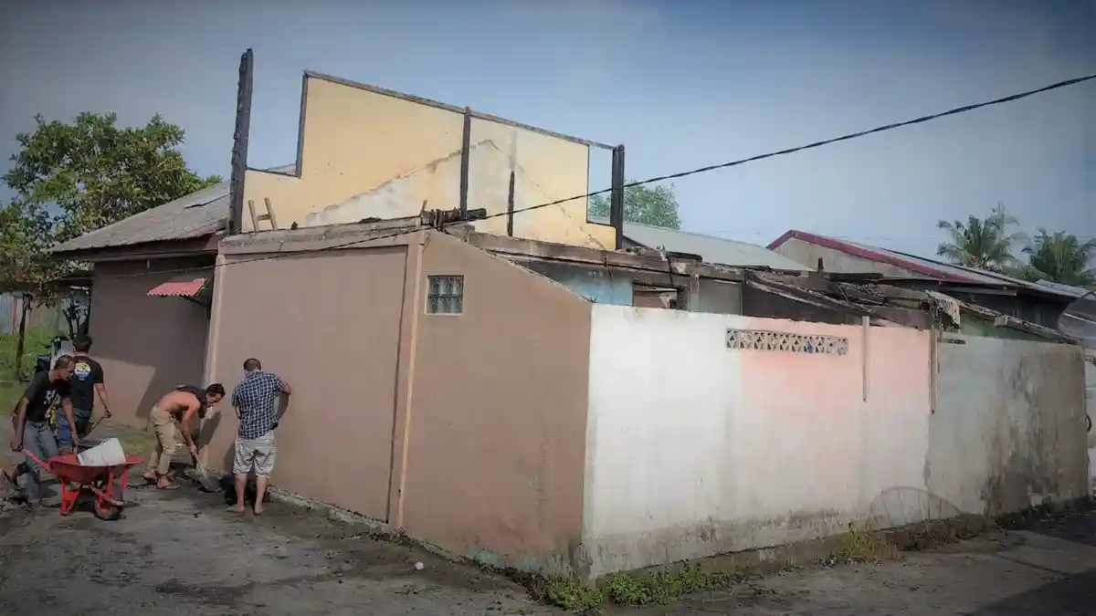 Rumah Herianto di Desa Ujong Kalak Johan Pahlawan, Terbakar