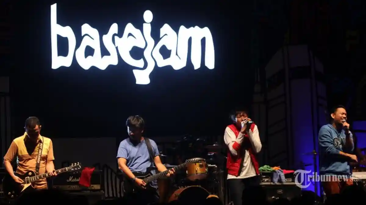 Chord Gitar dan Lirik Lagu Jalan Kita Berbeda - Base Jam: Memang Pernah Ada Rasa