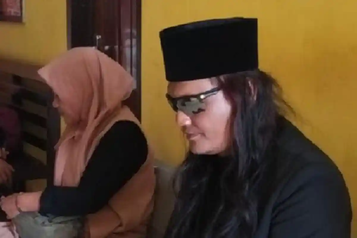 Mengenal Robi Anjal yang Hidup Lagi Setelah Mati, Napak Tilas di Pontianak - Solo - Malang - Sampang