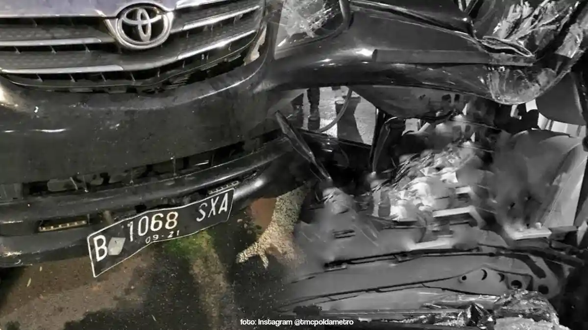Terekam CCTV, Kecelakaan hingga Mobil Terbalik di Jakpus Tewaskan Warga Libya