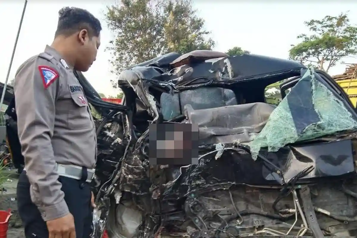 Kecelakaan Maut di Ringinrejo Kediri: Pikap Tabrak Truk Tebu Sebabkan 1 Orang Tewas