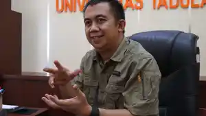 akademis-untad-prof-muhammad-khairil-dfh.jpg