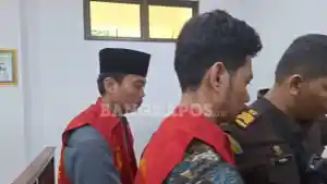 hasan-basri-dan-martin-terdakwa-pembunuh-direktur-media-online.jpg
