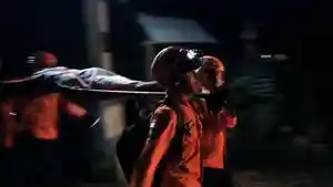 Tim-SAR-gabungan-mengevakuasi-pendaki-yang-alami-hipotermia-di-Gunung-Agung.jpg