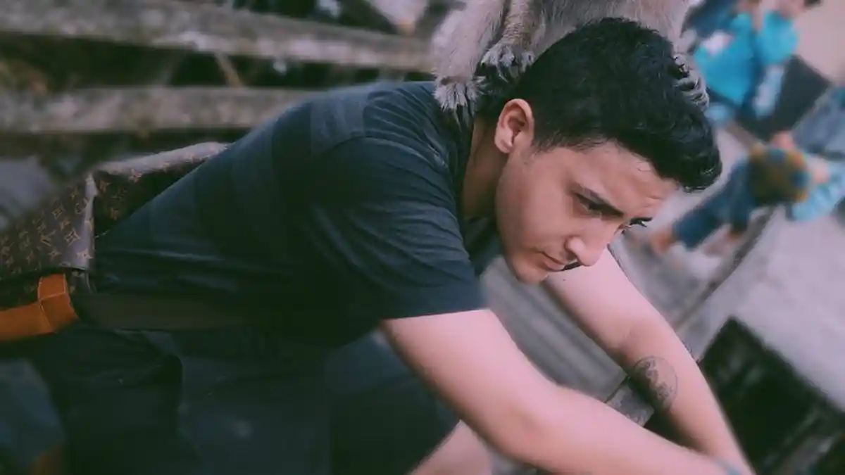 Ulala! Millen Cyrus Nyender Manja pada Aron Ashab