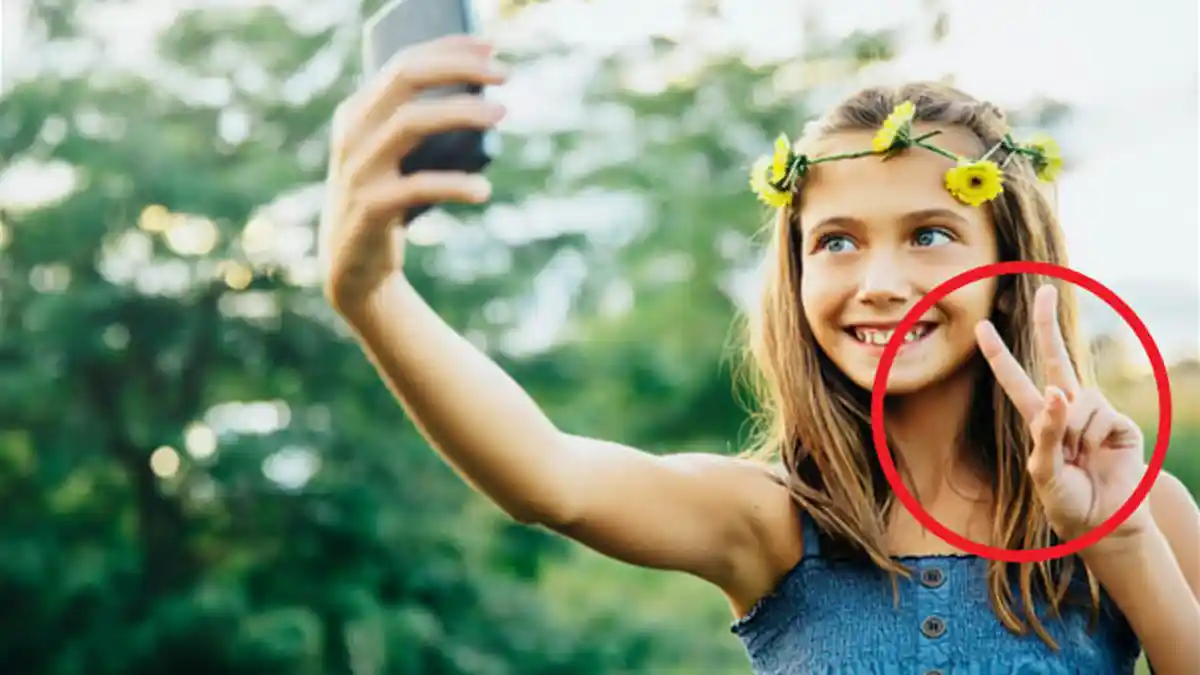 Selfie dengan Tangan Simbol V Ternyata Berbahaya Lho, Ini Penjelasannya