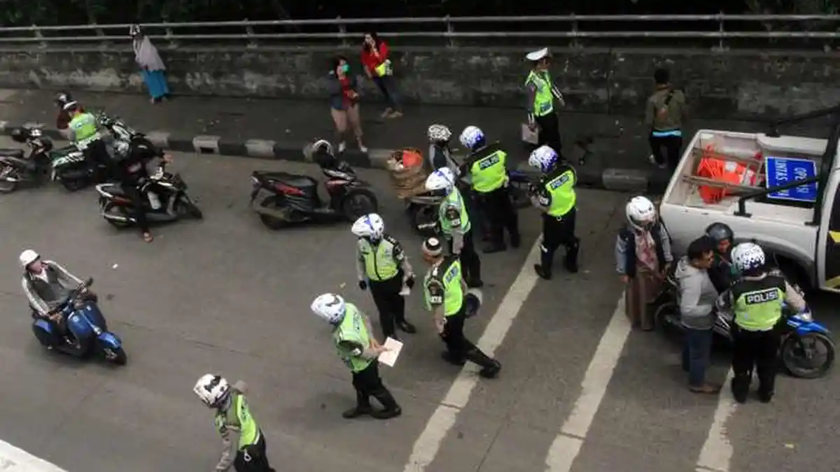Cara Mengenali Razia Polisi Gadungan dengan Razia Resmi