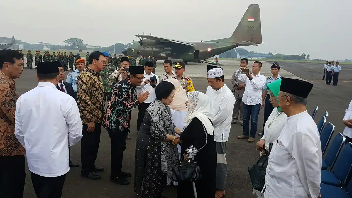 Megawati Hadiri Upacara Militer Persemayaman Almarhum KH Hasyim Muzadi