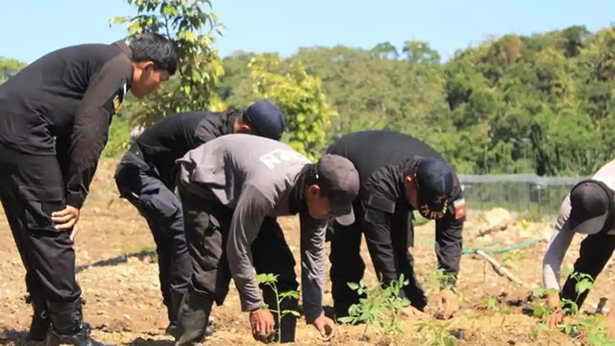 Dukung Program Ketahanan Pangan, Kemenkumham Jateng Dorong Lapas Karanganyar Manfaatkan Lahan Kosong