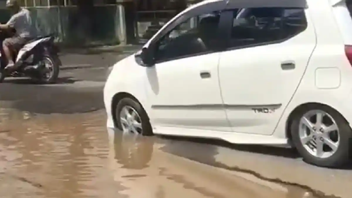 Ruas Jalan Cililin-Sindangkerta KBB Rusak dan Viral, Ini Kata Pemkab Bandung Barat