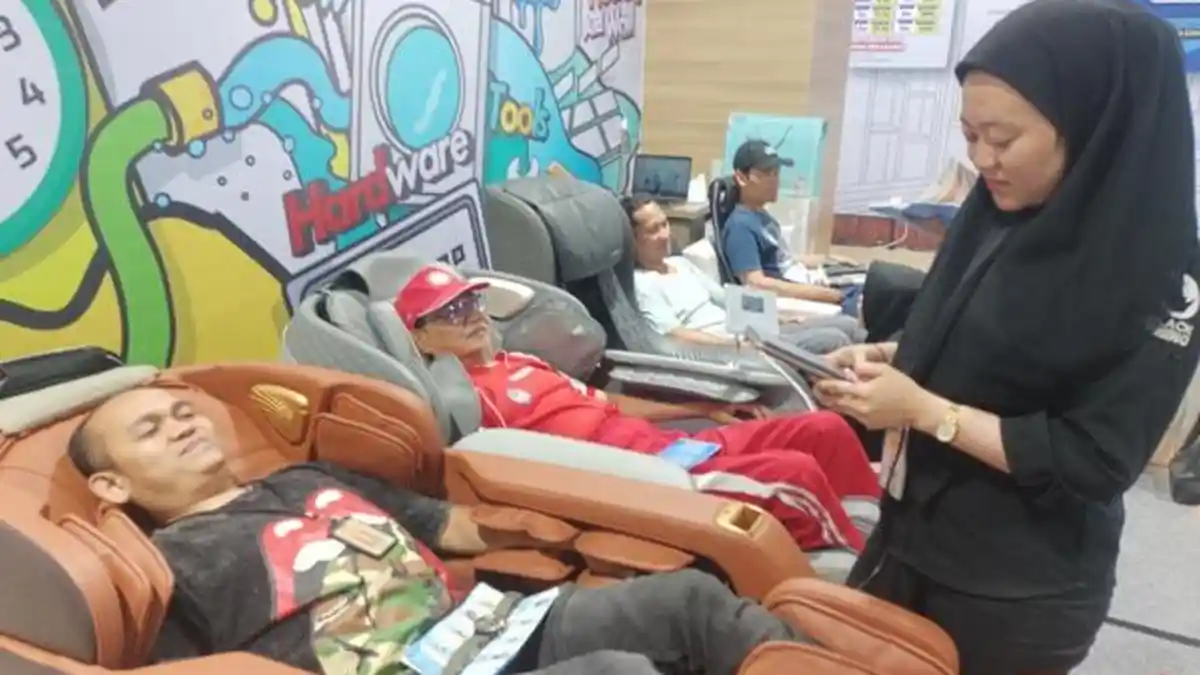 Peserta Senam Sehat Kecamatan Dimanjakan dengan Diskon dan Pijat Gratis di Mitra10 Jambi