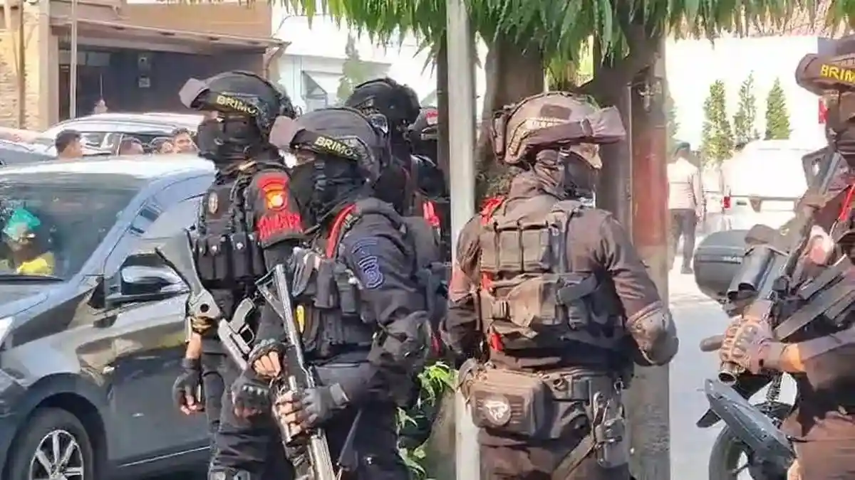 Polri Geledah Kafe dan Money Changer di Cipete, Dugaan Korupsi PLN Batu Bara, Asabri, Krakatau Steel - Bangkapos.com