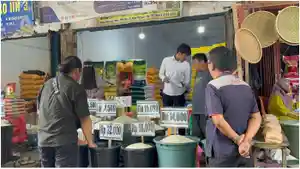 SIDAK-HARGA-BERAS-Polres-Palopo-dan-Satgas-Pangan-sidak.jpg