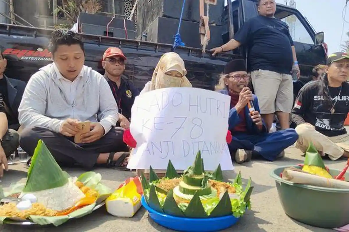 Senang Panji Gumilang Jadi Tersangka, Warga Indramayu Gelar Tumpengan