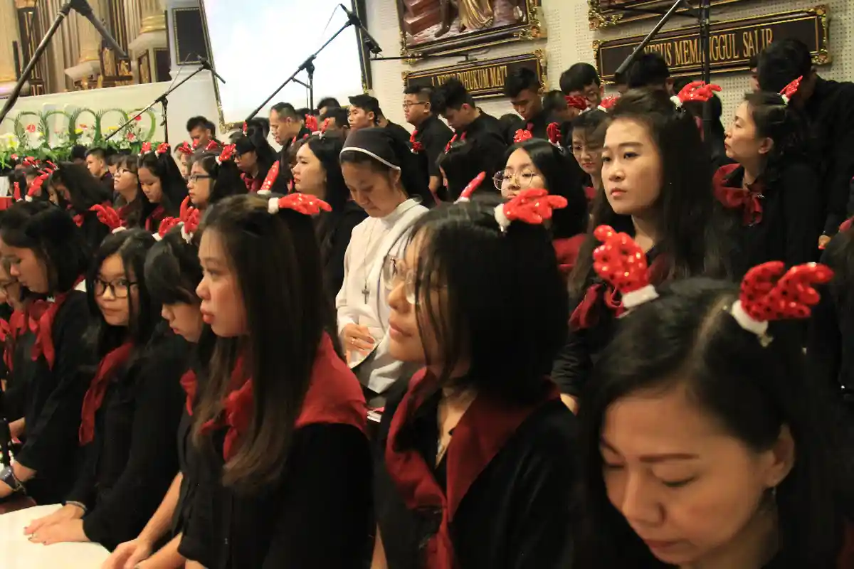 Mgr Agustinus Agus Pr Berbagi Sukacita Natal Melalui Nyanyian di Rutan Serdam Pontianak - misa-natal-2.jpg