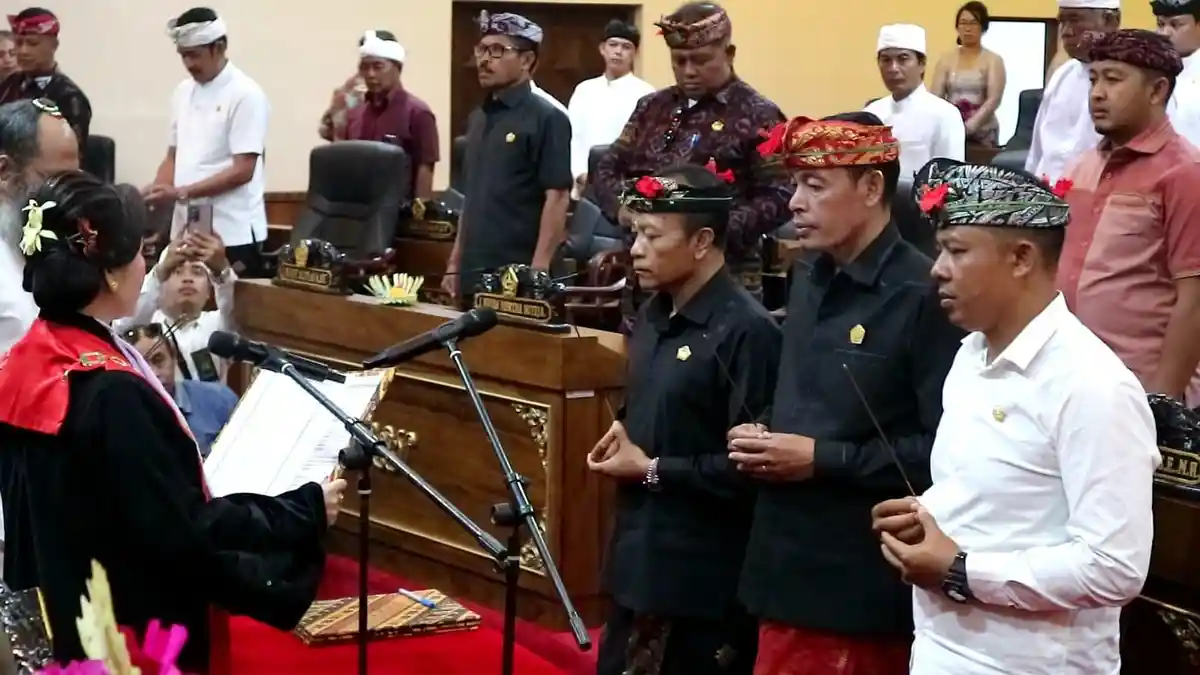 Pimpinan Definitif DPRD Bangli Dilantik, Segera Bahas Verifikasi APBD Perubahan 2024