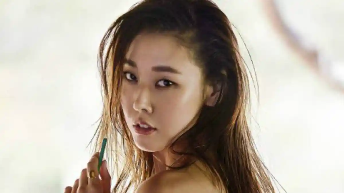Han Hye Jin Model Korsel - Ketahuan, Si Cantik dan Seksi Ini Ternyata EXO-L!