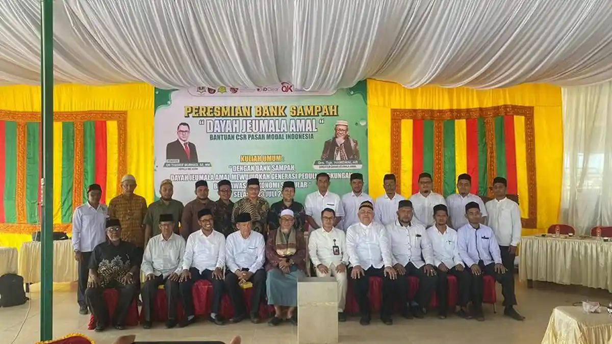 Kepala BEI Aceh Resmikan Bank Sampah Dayah Jeumala Amal