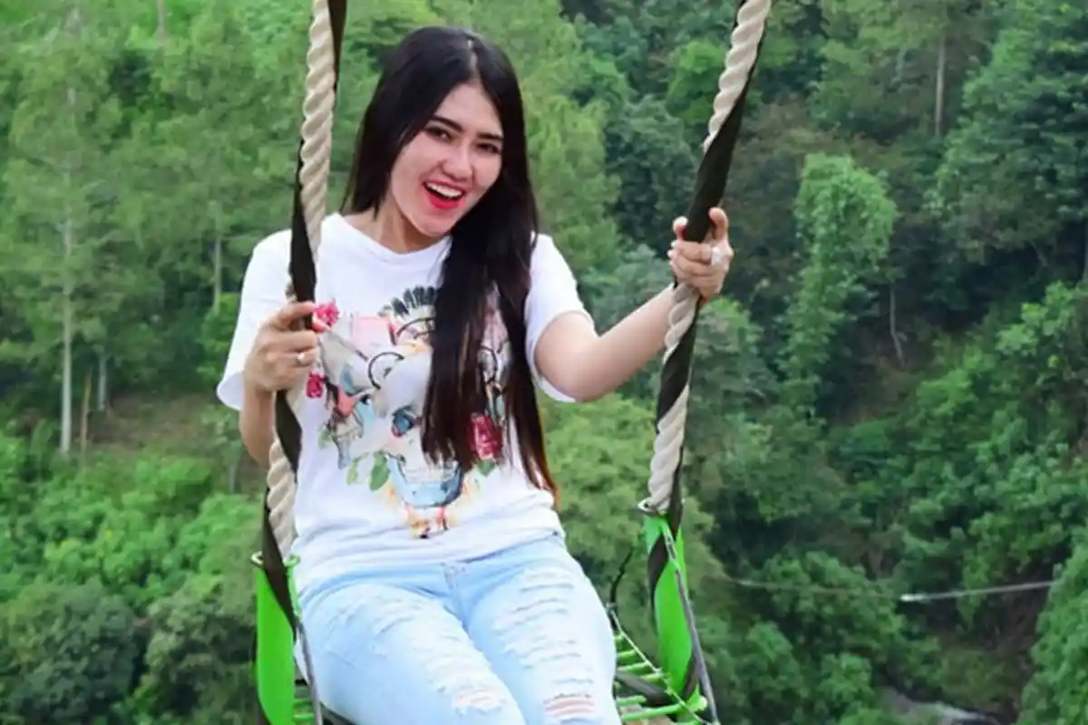 Via Vallen Sebut Tak Pernah Bertemu Pesepakbola yang Diduga Melecehkan, Akun Ini Ungkap Sebaliknya