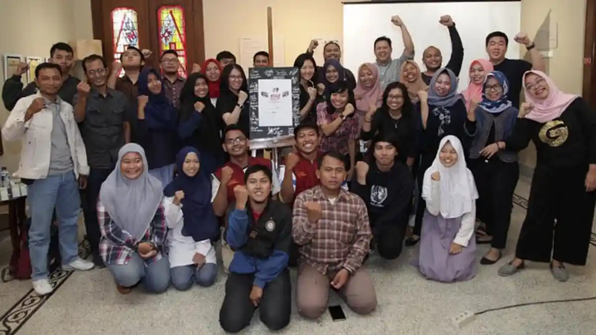 Peringati Sumpah Pemuda, Forum SIAP GERAK Ajak Anak Muda Diskusi Bantu Benahi Kota Surabaya