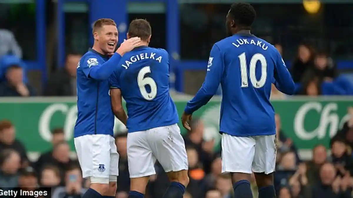 Everton vs Manchester United: James McCarthy Jebol Gawang MU
