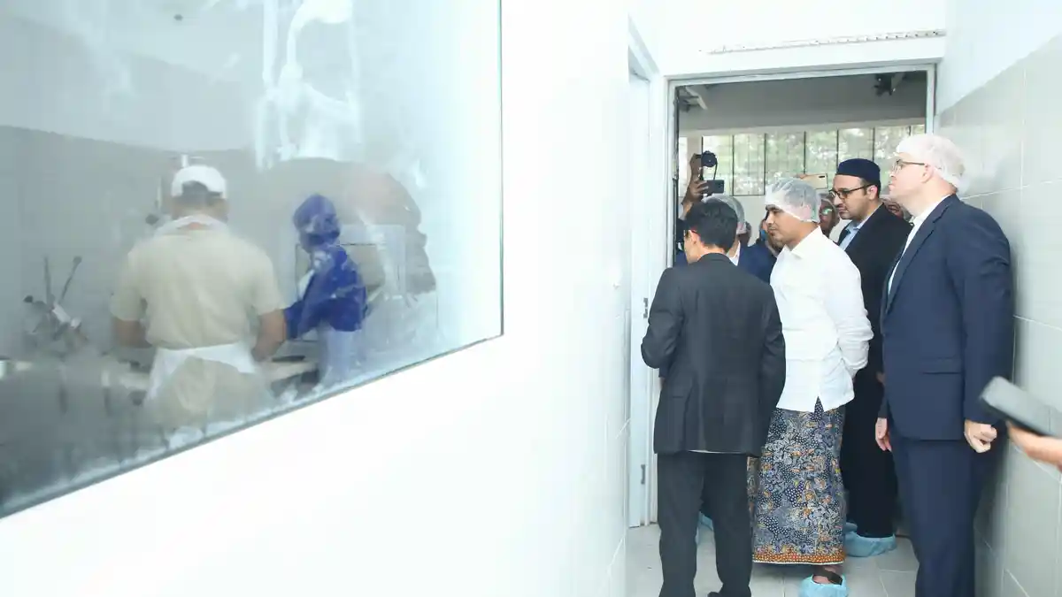 Wagub Jateng Cek Pengolahan Daging Berstandar Halal di Magelang