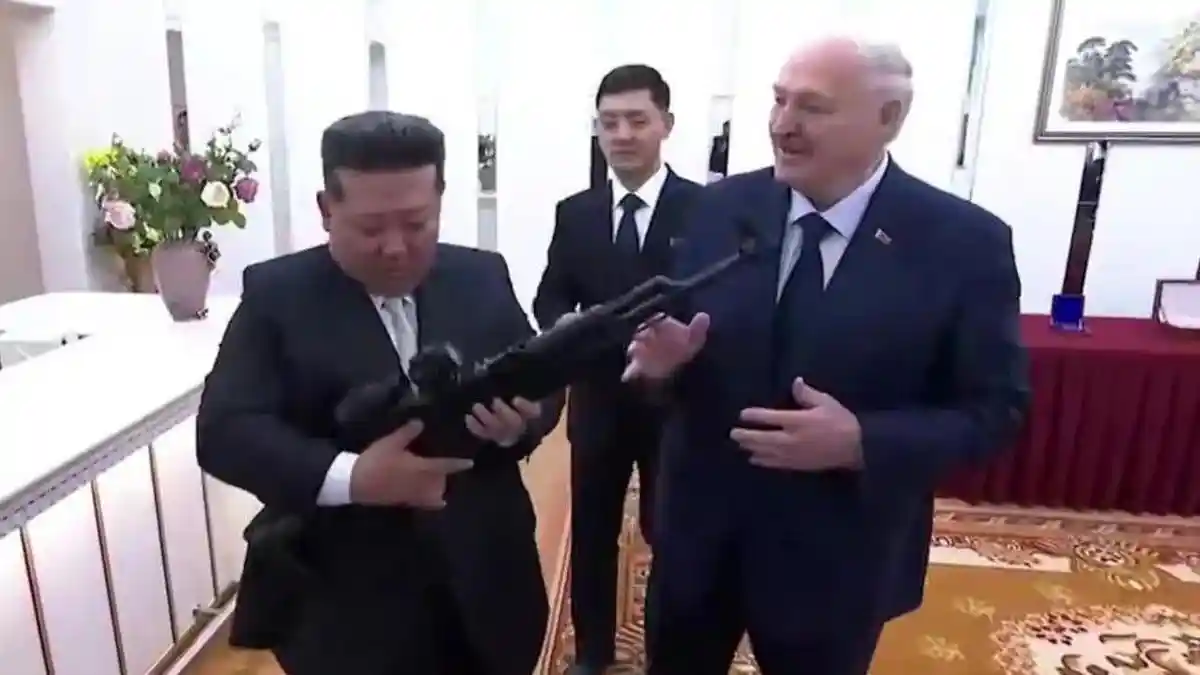 Kado senapan untuk Kim Jong Un – Simbol perjanjian persahabatan Belarusia dan Korea Utara
