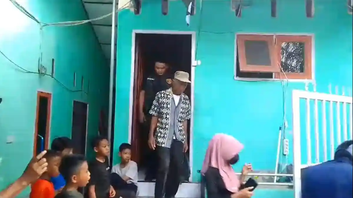 Bercinta di Siang Bolong, Puluhan Pasangan Bukan Suami Istri Digerebek Emak-emak