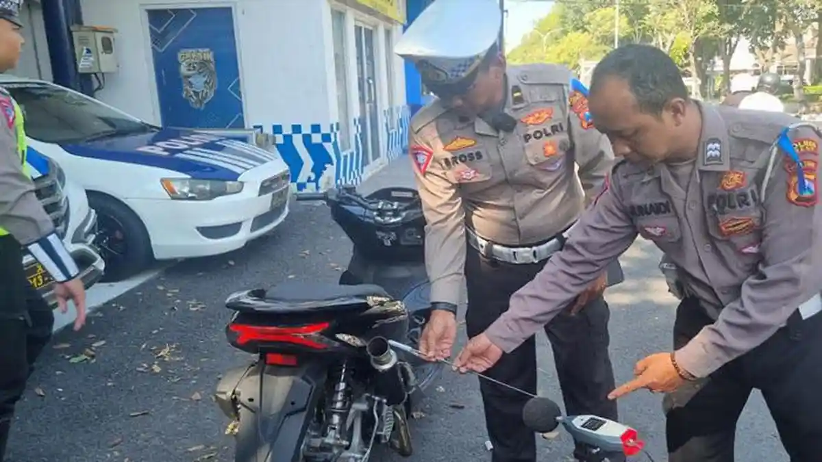 Polisi Gresik Pakai Sound Level Meter untuk Deteksi Knalpot Brong, Bikin Pelanggar Tak Bisa Mengelak