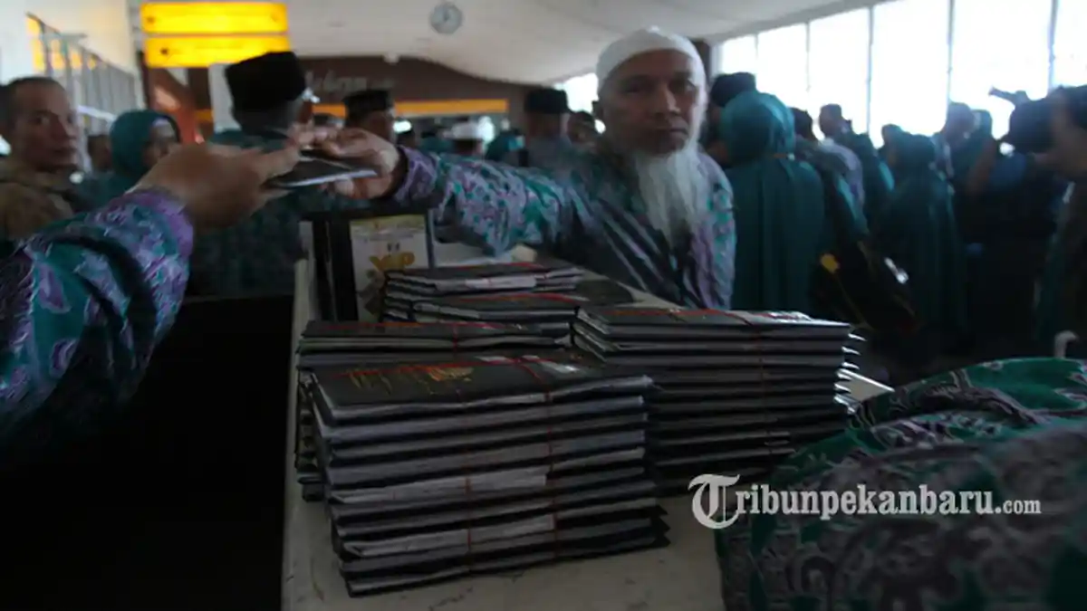 FOTO : Keberangkatan Terakhir Jemaah Calon Haji dari Riau - berangkat-haji-kloter-terakhir-riau-okeee_20160903_144221.jpg
