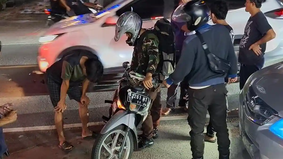 Kecelakaan di Simpang Purnama Jambi, Motor Matic Melaju Sendiri hingga Tabrak Pagar Toko