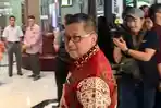 sekjen-pdi-perjuangan-hasto-kristiyanto-menjenguk-wiranto.jpg