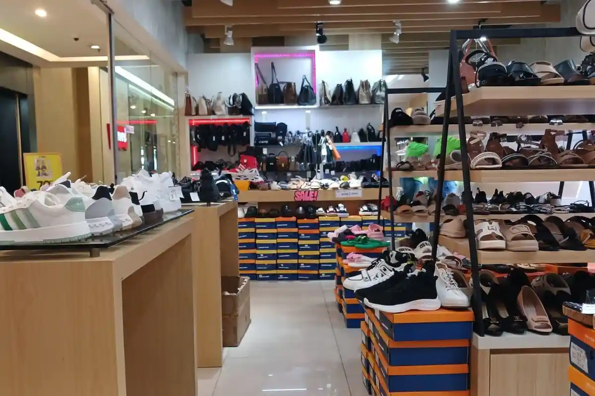 Sepatu KW Dijual di Mall Manado, Harga Mulai Rp 100 Ribuan