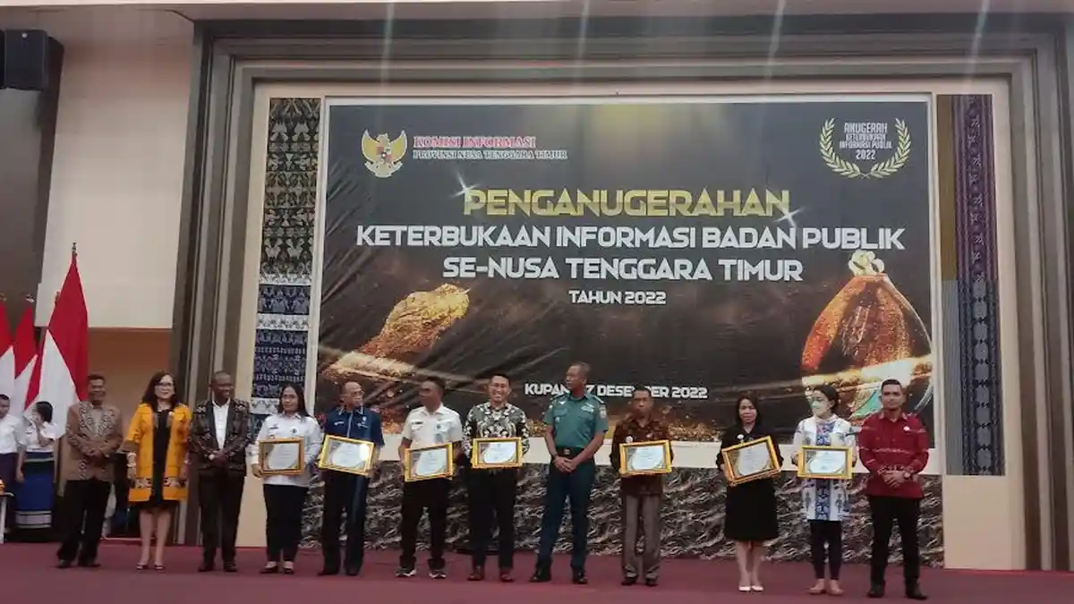 KIP NTT Beri Penghargaan Bagi Badan Publik di NTT