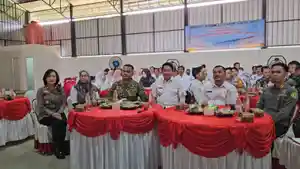 Ketua-DPRD-Balangan-Hj-Lindawati-nomor-dua-dari-kiri.jpg