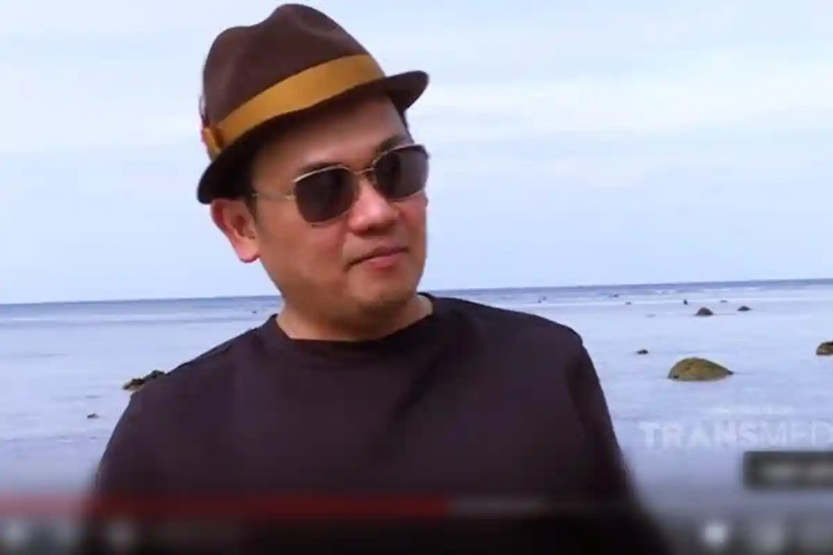 Farhat Abbas Tanggapi Keluarga Ayu Ting Ting Labrak Haters, Ungkap Soal Sanksi Sosial