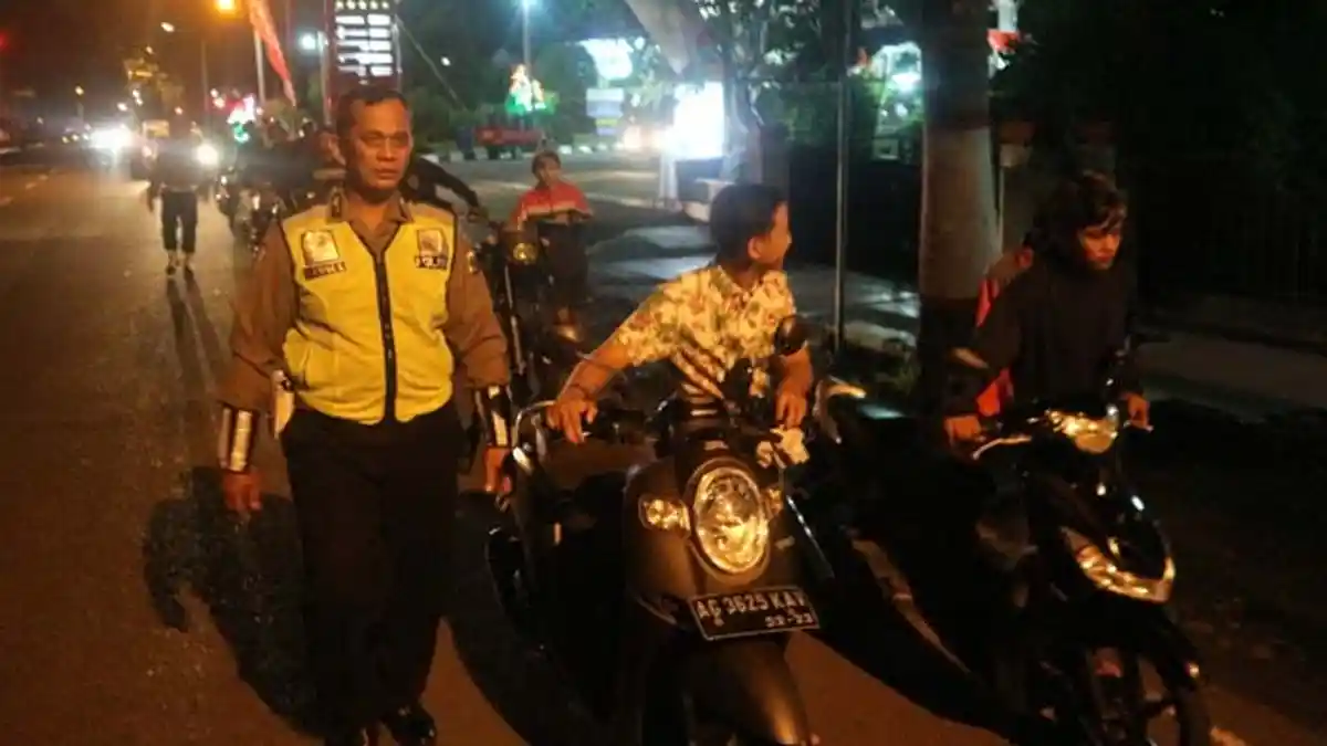 Polisi Kembali Razia Balap Liar di Kota Blitar, 56 Motor Hingga Miras Diamankan