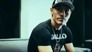 Juan-Francisco-Estrada-tengah-melakukan-persiapan-melawan-Tenshin.jpg