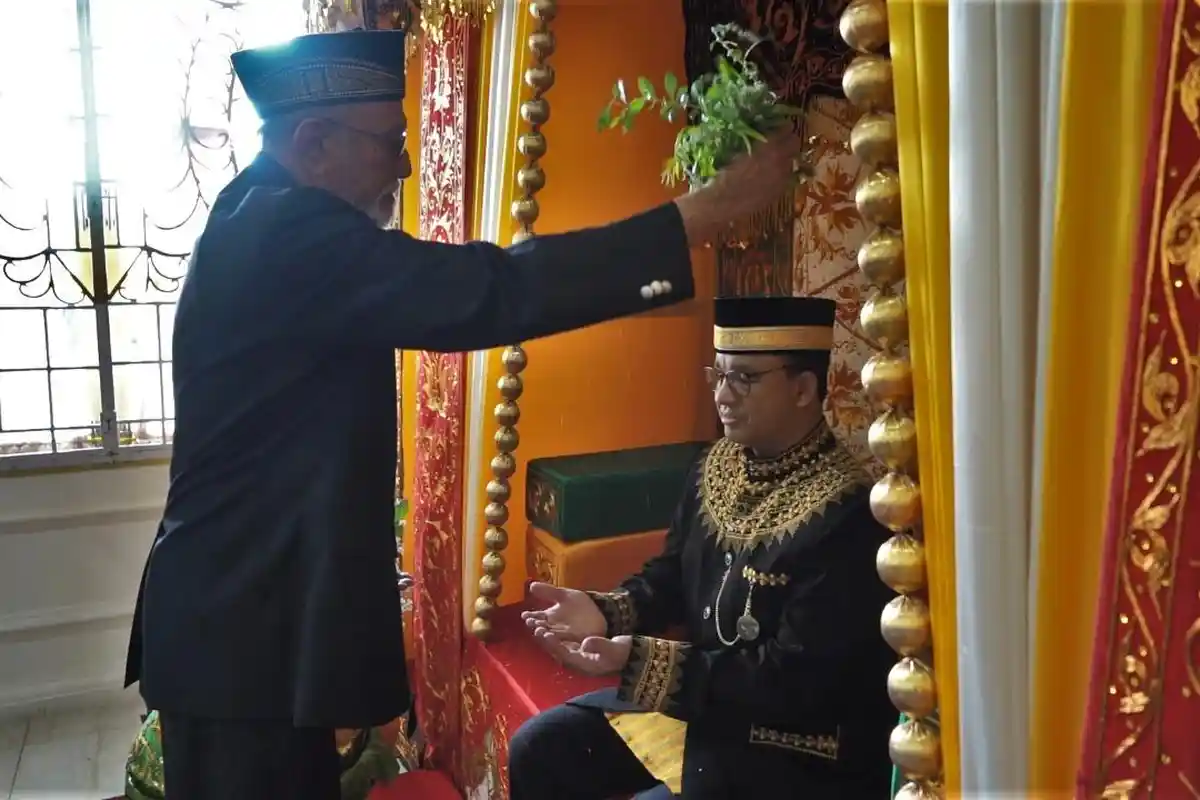 Safari Politik ke Aceh, Anies Baswedan Dipeusijuek Wali Nanggroe, Ini Makna Upacara Tepung Tawar