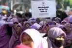 aksi-ajakan-menutup-aurat-di-cfd_20160214_195016.jpg