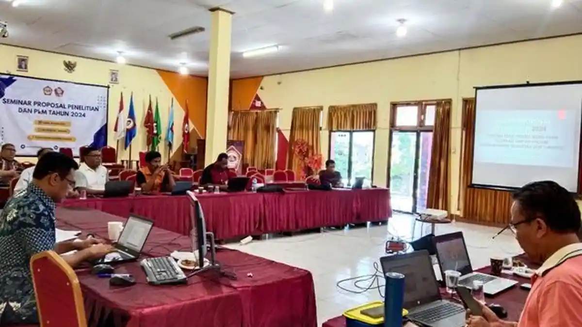 Stikom Uyelindo Kupang Gelar Seminar Proposal 