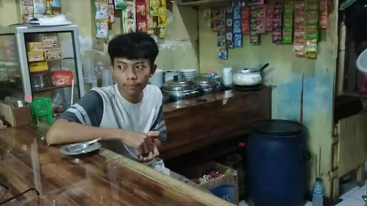 Pemilik Warkop Tidak Setuju Keputusan Jokowi Perpanjang PPKM Darurat