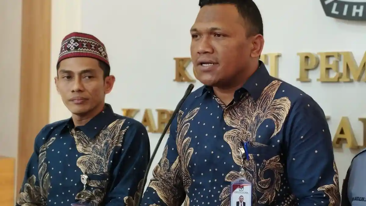 KPU Manggarai Barat Teliti Perbaikan Berkas Dua Bakal Calon Bupati