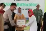 PDSB dan IZI Bagikan 210 Paket Ramadhan pada Dhuafa